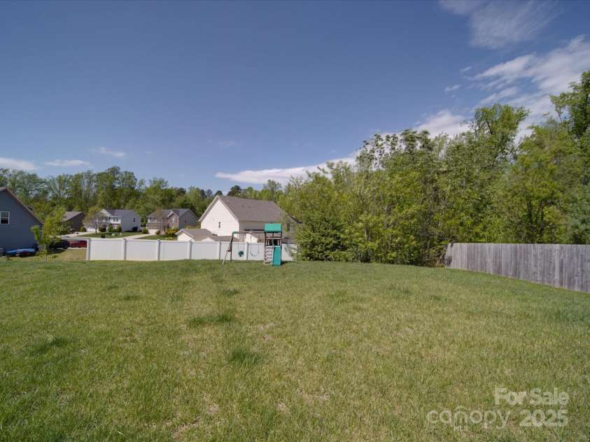 848 Wingthorn Rose Drive, Gastonia, NC 28056.  MLS# CAR4242063, YatesRealty ID 13807. 