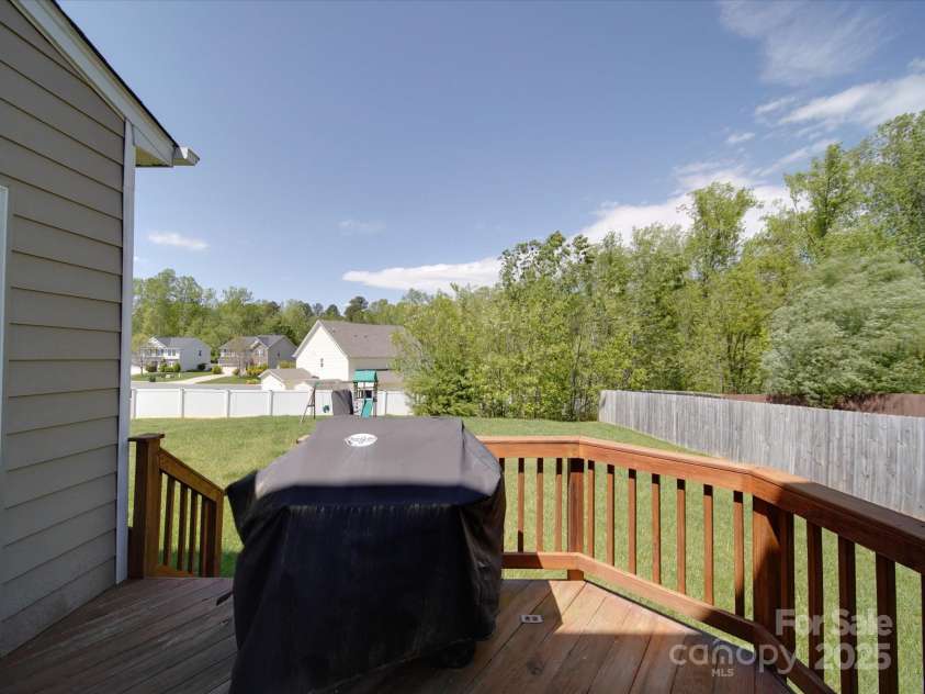 848 Wingthorn Rose Drive, Gastonia, NC 28056.  MLS# CAR4242063, YatesRealty ID 13807. 