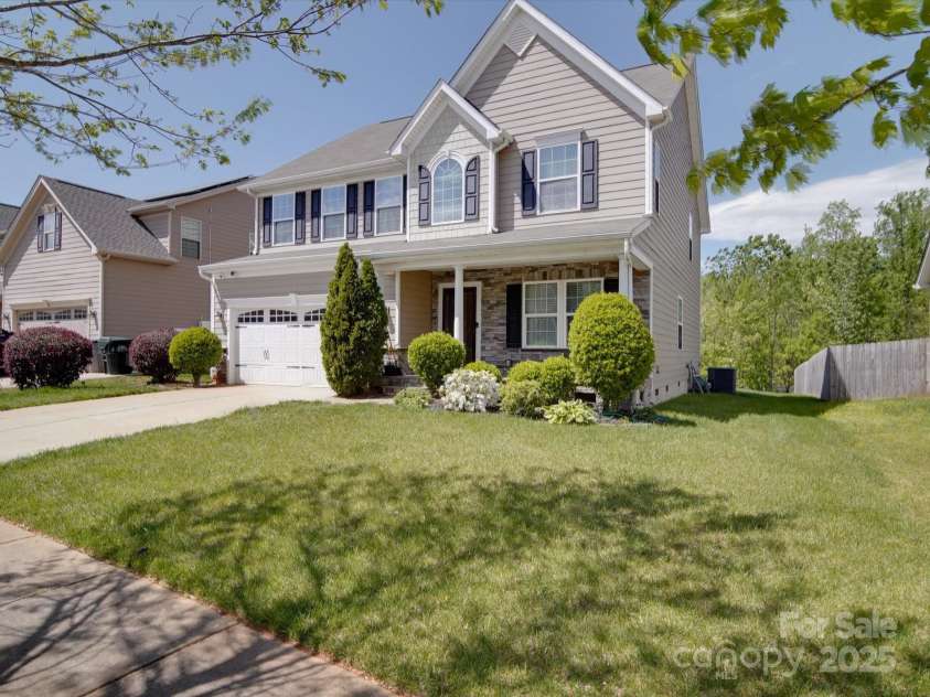 848 Wingthorn Rose Drive, Gastonia, NC 28056.  MLS# CAR4242063, YatesRealty ID 13807. 