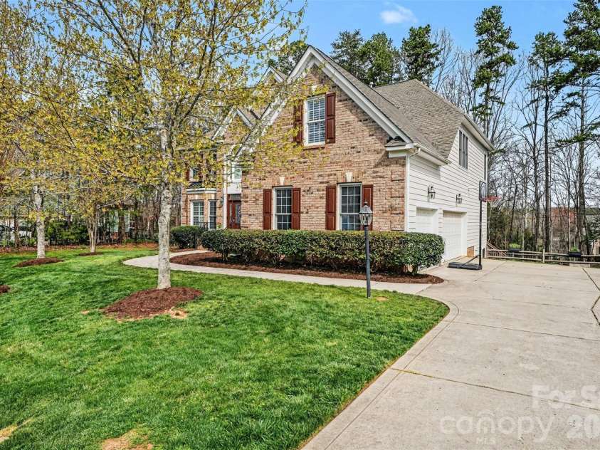 4111 Harmattan Drive, Denver, NC 28037.  MLS# CAR4358146, YatesRealty ID 13808. 