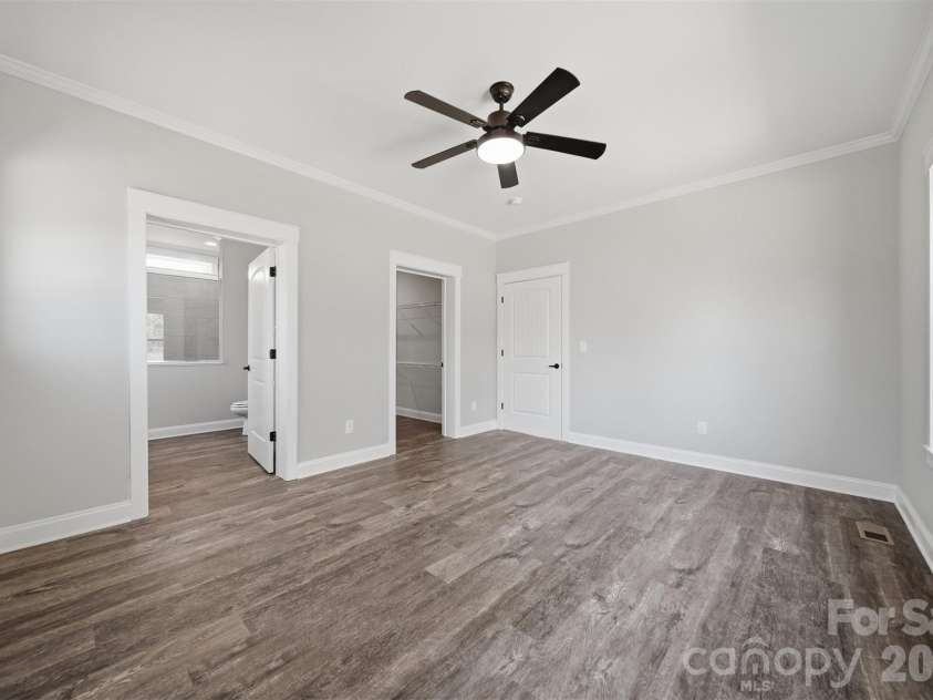 1007 Hibriten Drive, Lenoir, NC 28645.  MLS# CAR4365297, YatesRealty ID 13809. 