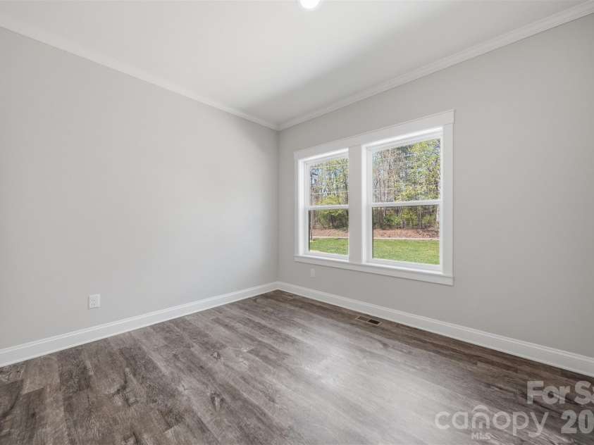 1007 Hibriten Drive, Lenoir, NC 28645.  MLS# CAR4365297, YatesRealty ID 13809. 