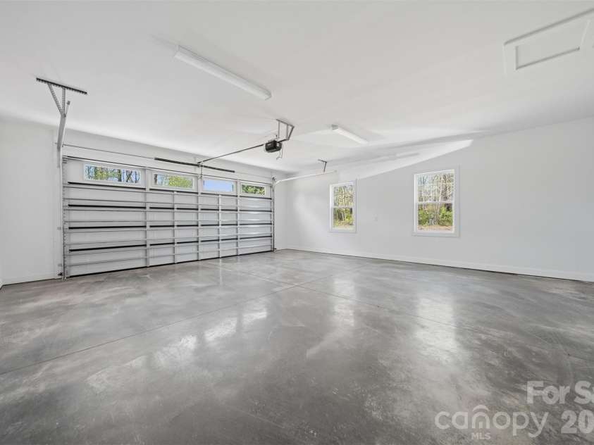 1007 Hibriten Drive, Lenoir, NC 28645.  MLS# CAR4365297, YatesRealty ID 13809. 