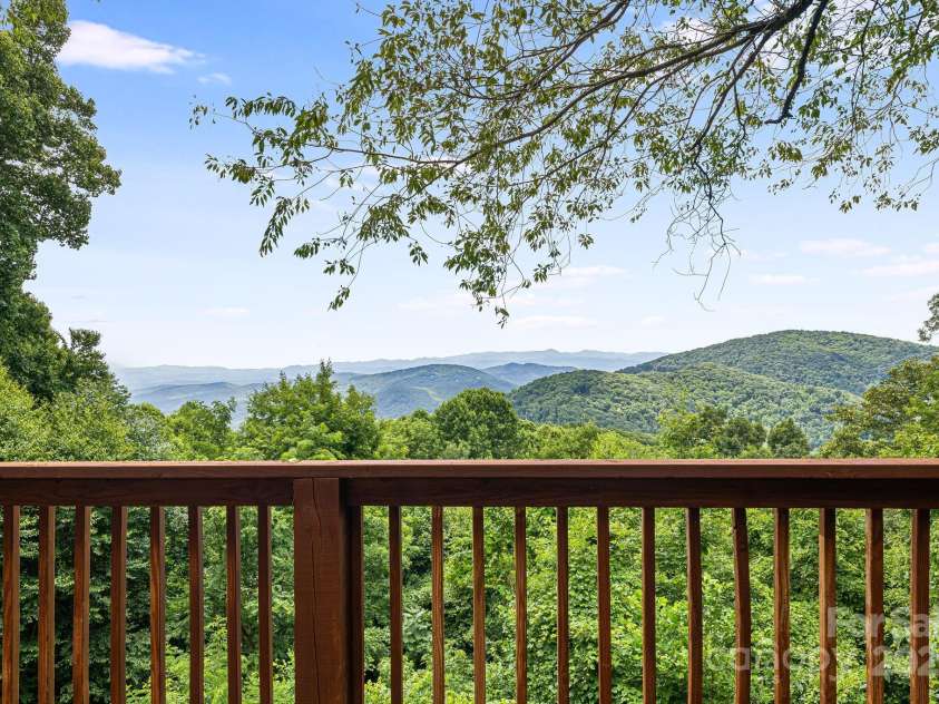 75 Donica View, Swannanoa, NC 28778.  MLS# CAR4252068, YatesRealty ID 13809. 