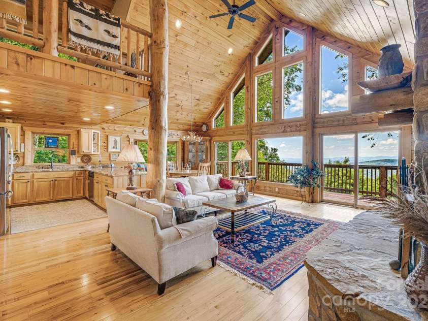 75 Donica View, Swannanoa, NC 28778.  MLS# CAR4252068, YatesRealty ID 13809. 