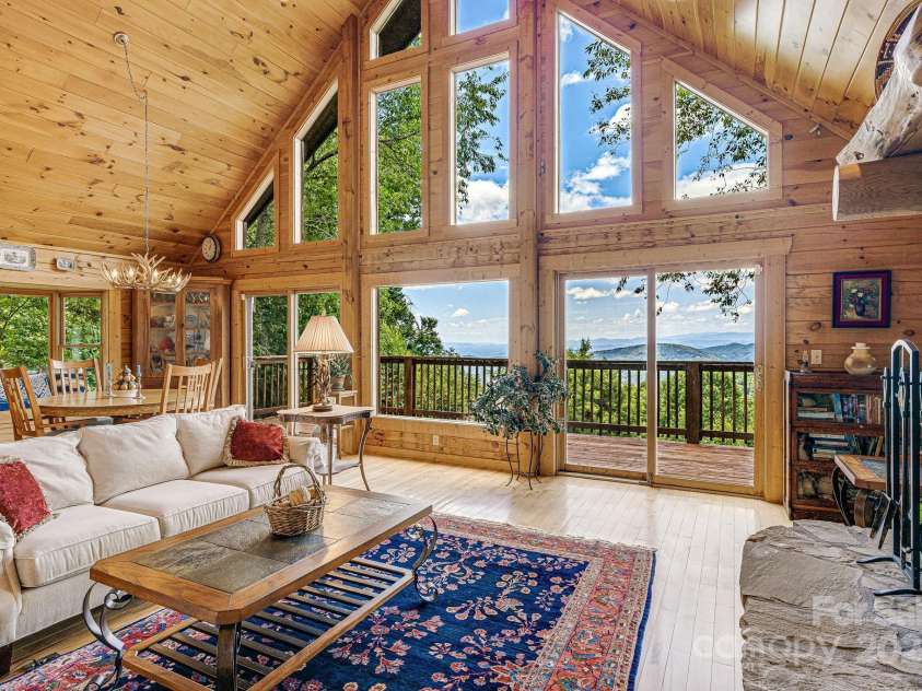 75 Donica View, Swannanoa, NC 28778.  MLS# CAR4252068, YatesRealty ID 13809. 