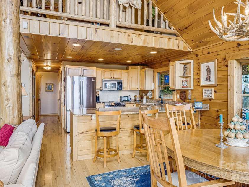 75 Donica View, Swannanoa, NC 28778.  MLS# CAR4252068, YatesRealty ID 13809. 