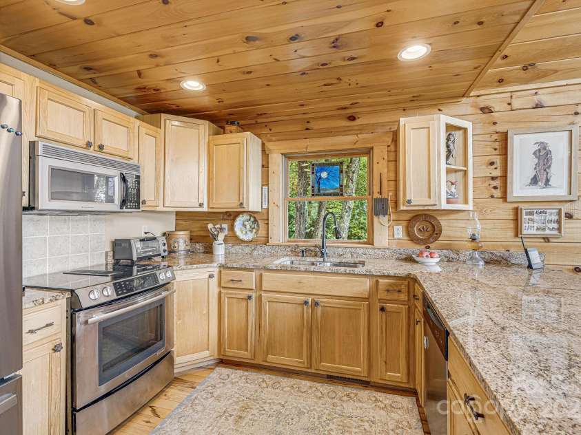 75 Donica View, Swannanoa, NC 28778.  MLS# CAR4252068, YatesRealty ID 13809. 