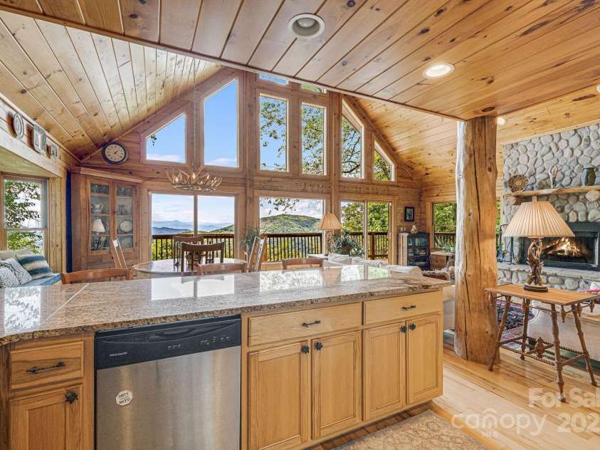 75 Donica View, Swannanoa, NC 28778.  MLS# CAR4252068, YatesRealty ID 13809. 