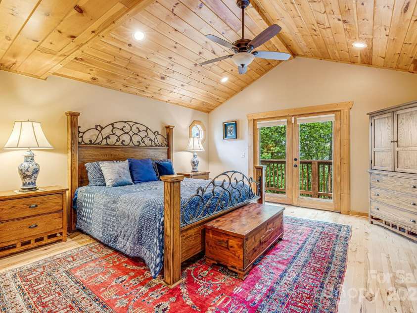 75 Donica View, Swannanoa, NC 28778.  MLS# CAR4252068, YatesRealty ID 13809. 