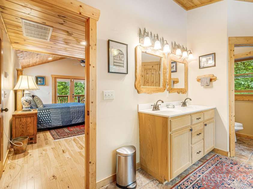 75 Donica View, Swannanoa, NC 28778.  MLS# CAR4252068, YatesRealty ID 13809. 