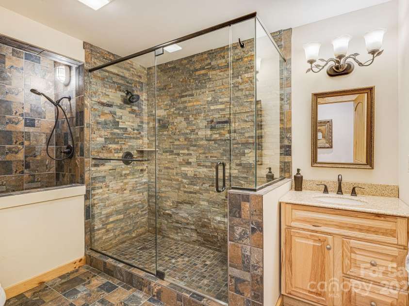 75 Donica View, Swannanoa, NC 28778.  MLS# CAR4252068, YatesRealty ID 13809. 