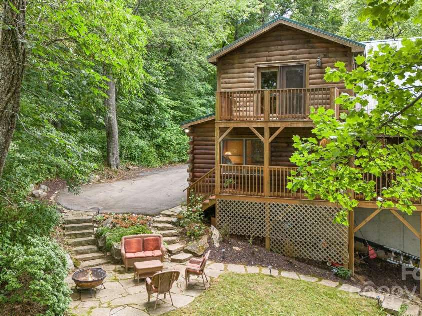 75 Donica View, Swannanoa, NC 28778.  MLS# CAR4252068, YatesRealty ID 13809. 