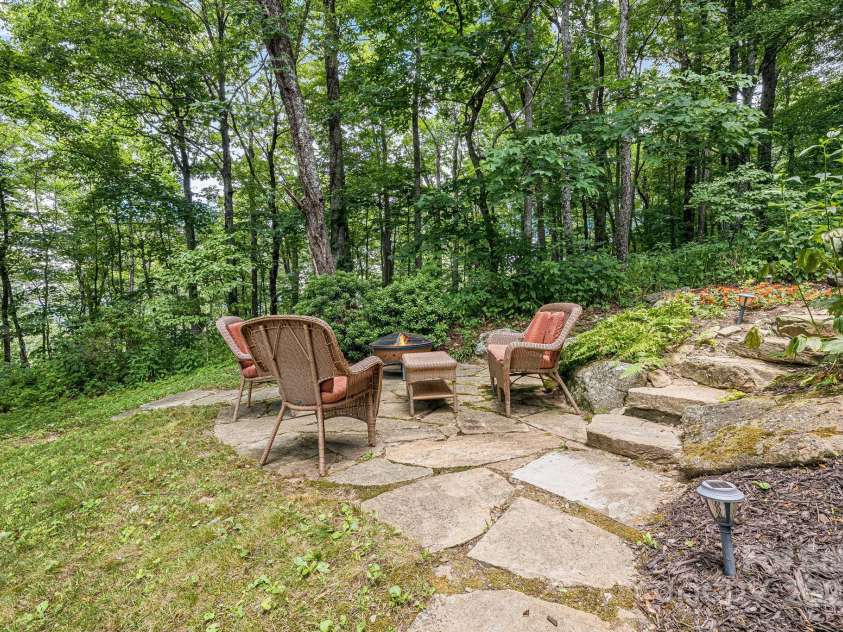 75 Donica View, Swannanoa, NC 28778.  MLS# CAR4252068, YatesRealty ID 13809. 