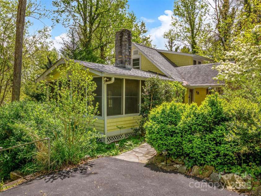 112 Charles Street, Saluda, NC 28773.  MLS# CAR4251531, YatesRealty ID 13810. 