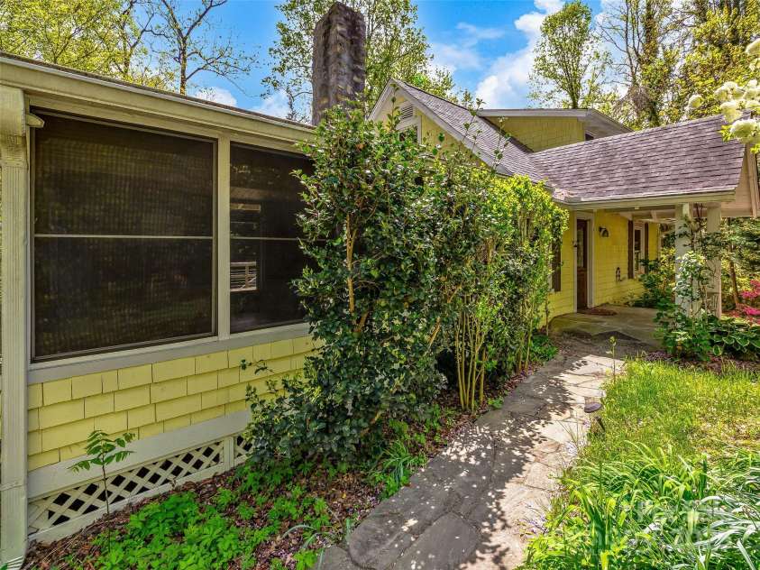 112 Charles Street, Saluda, NC 28773.  MLS# CAR4251531, YatesRealty ID 13810. 