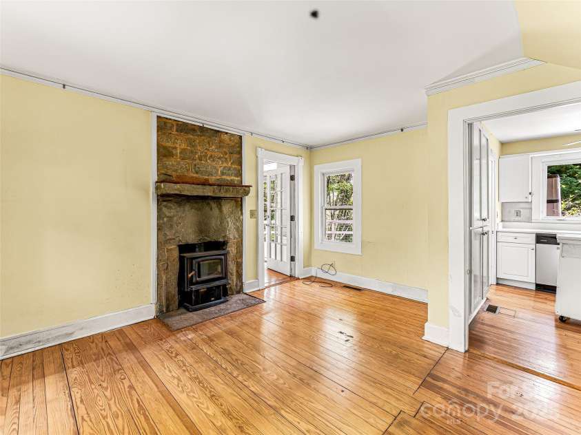 112 Charles Street, Saluda, NC 28773.  MLS# CAR4251531, YatesRealty ID 13810. 