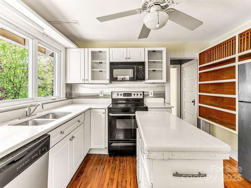 112 Charles Street, Saluda, NC 28773.  MLS# CAR4251531, YatesRealty ID 13810. 