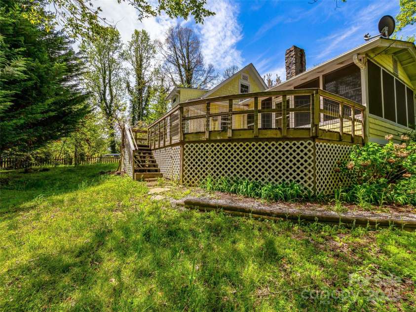 112 Charles Street, Saluda, NC 28773.  MLS# CAR4251531, YatesRealty ID 13810. 