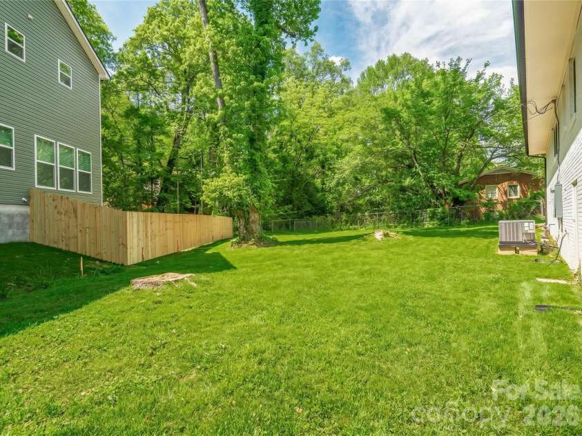 4844 Hidden Valley Road, Charlotte, NC 28213.  MLS# CAR4370893, YatesRealty ID 13810. 