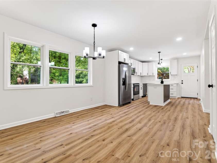 4844 Hidden Valley Road, Charlotte, NC 28213.  MLS# CAR4370893, YatesRealty ID 13810. 