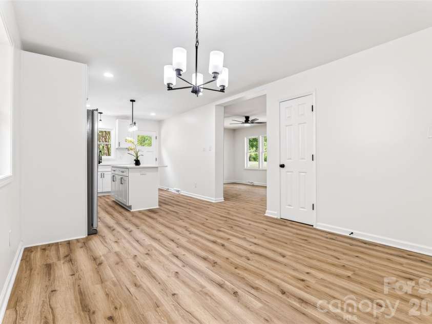 4844 Hidden Valley Road, Charlotte, NC 28213.  MLS# CAR4370893, YatesRealty ID 13810. 