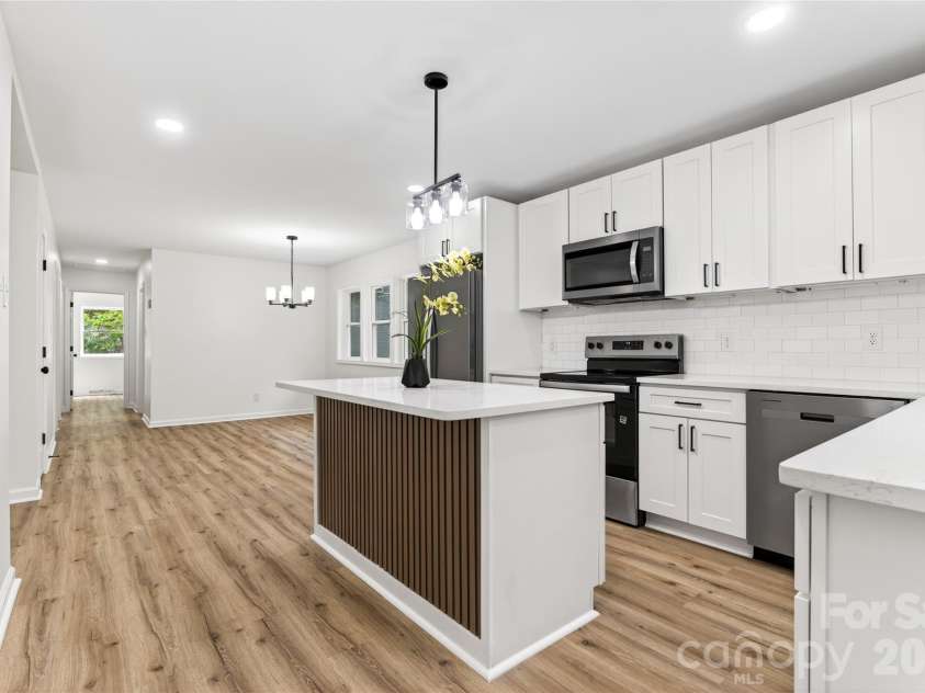 4844 Hidden Valley Road, Charlotte, NC 28213.  MLS# CAR4370893, YatesRealty ID 13810. 