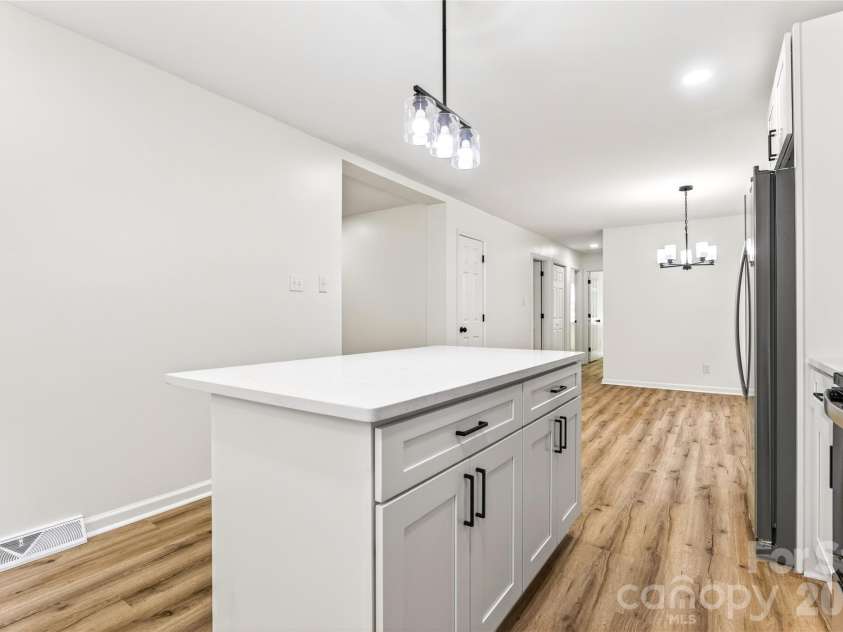 4844 Hidden Valley Road, Charlotte, NC 28213.  MLS# CAR4370893, YatesRealty ID 13810. 