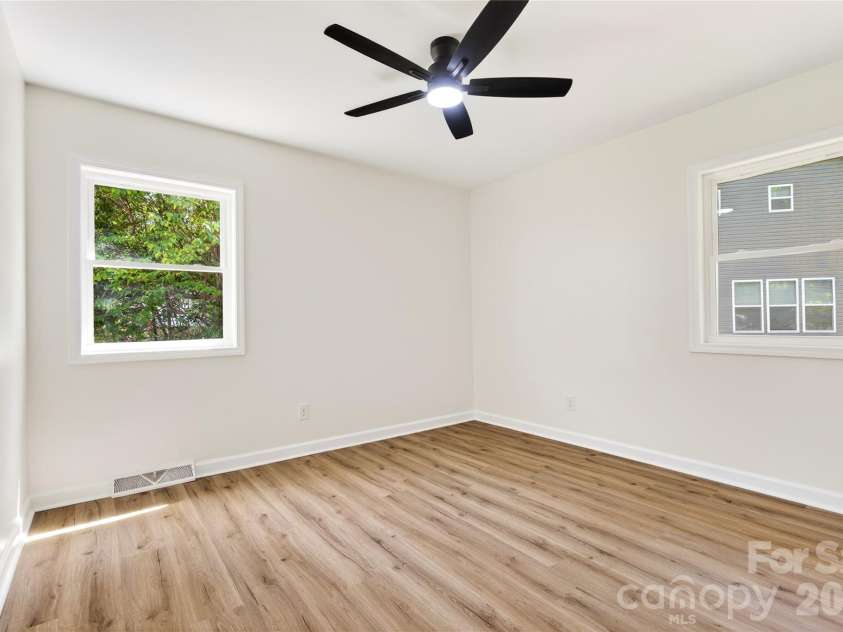 4844 Hidden Valley Road, Charlotte, NC 28213.  MLS# CAR4370893, YatesRealty ID 13810. 