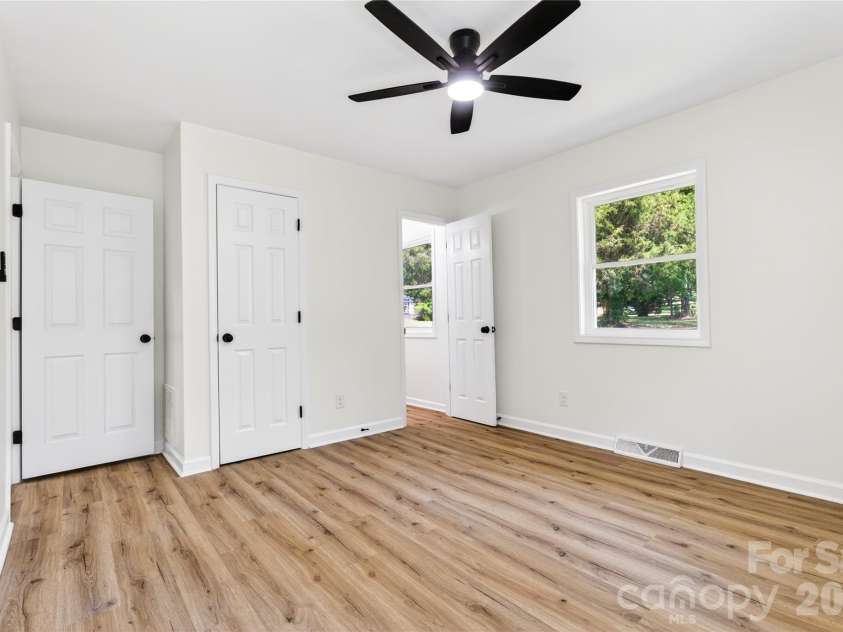 4844 Hidden Valley Road, Charlotte, NC 28213.  MLS# CAR4370893, YatesRealty ID 13810. 
