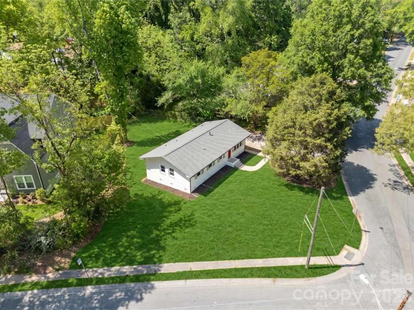 4844 Hidden Valley Road, Charlotte, NC 28213.  MLS# CAR4370893, YatesRealty ID 13810. 