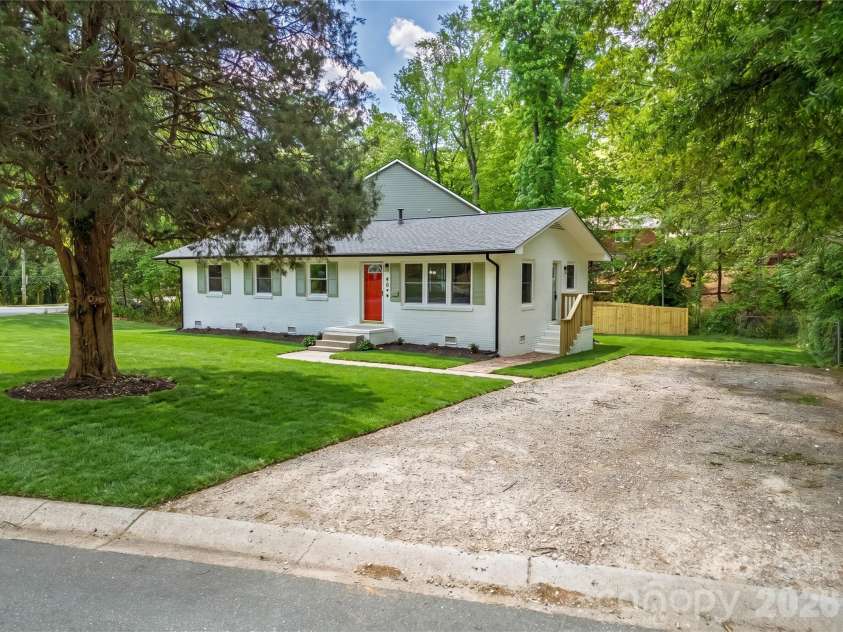 4844 Hidden Valley Road, Charlotte, NC 28213.  MLS# CAR4370893, YatesRealty ID 13810. 