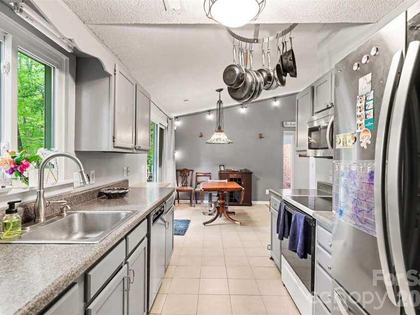 12405 Mallard Ridge Drive, Charlotte, NC 28269.  MLS# CAR4368839, YatesRealty ID 13811. 