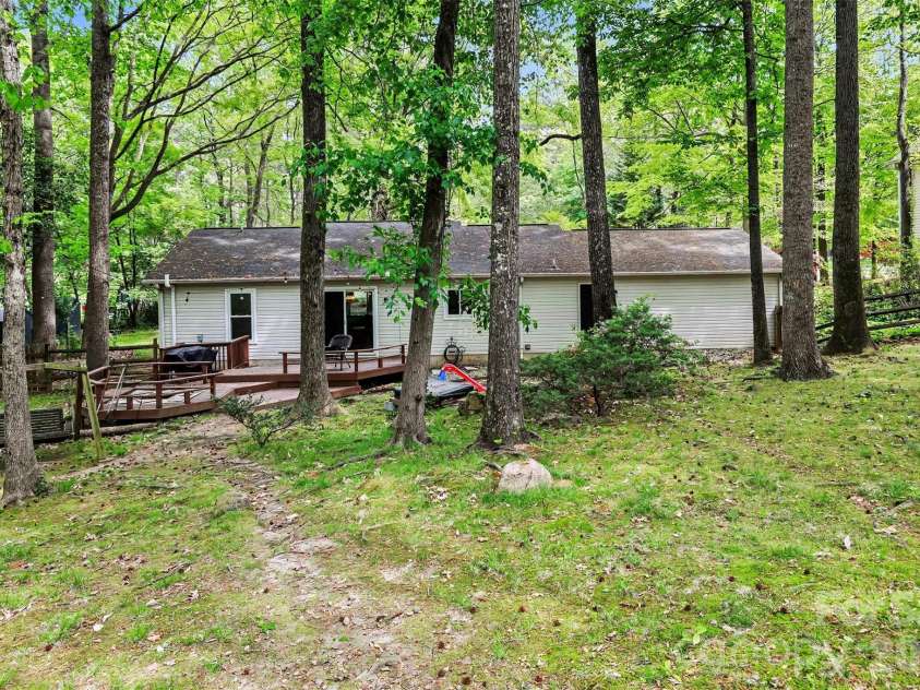 12405 Mallard Ridge Drive, Charlotte, NC 28269.  MLS# CAR4368839, YatesRealty ID 13811. 