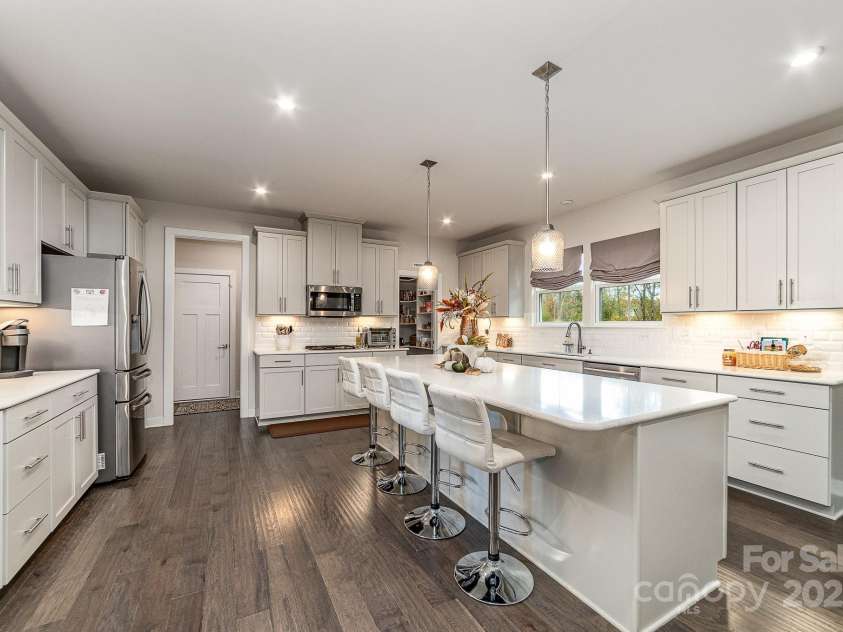 4660 Ardmore Lane, Harrisburg, NC 28075.  MLS# CAR4232846, YatesRealty ID 13811. Expansive, open kitchen