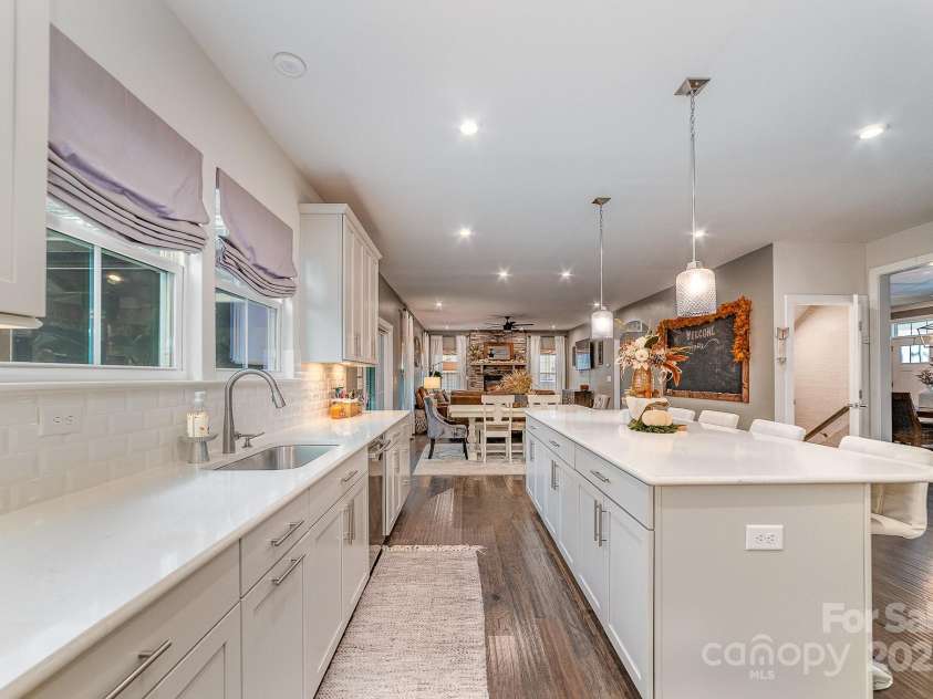 4660 Ardmore Lane, Harrisburg, NC 28075.  MLS# CAR4232846, YatesRealty ID 13811. Kitchen open to living room