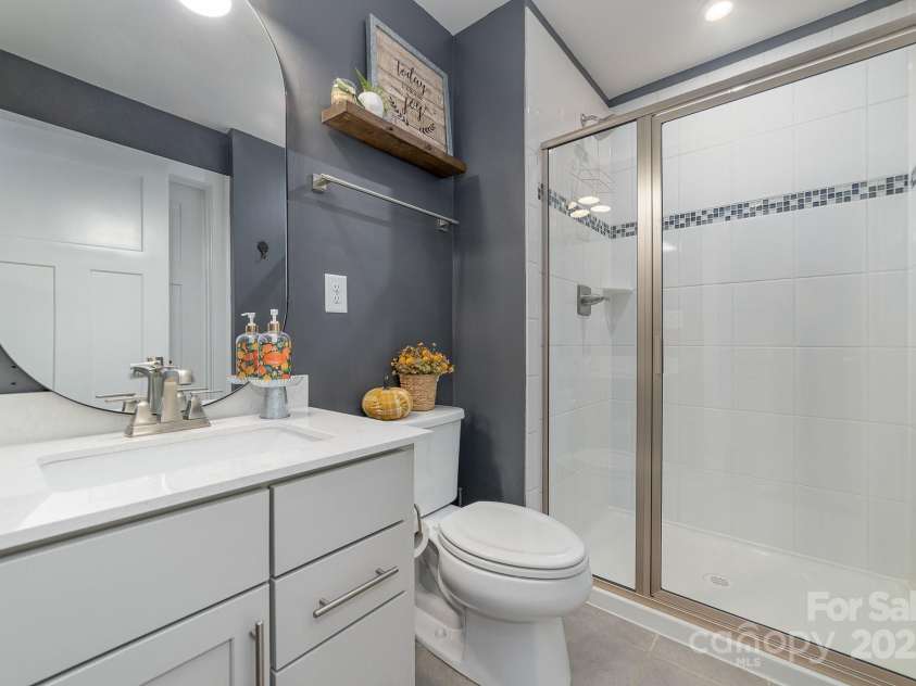 4660 Ardmore Lane, Harrisburg, NC 28075.  MLS# CAR4232846, YatesRealty ID 13811. Main floor full bath