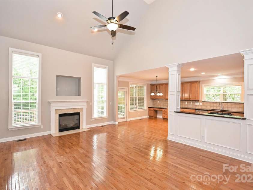 427 Pinnacle Lane, Huntersville, NC 28078.  MLS# CAR4252697, YatesRealty ID 13812. 