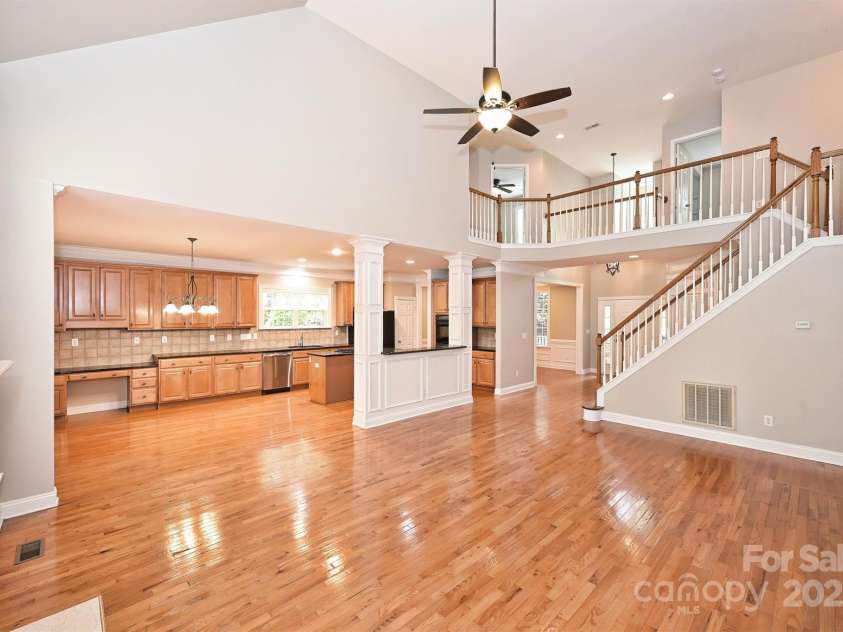 427 Pinnacle Lane, Huntersville, NC 28078.  MLS# CAR4252697, YatesRealty ID 13812. 