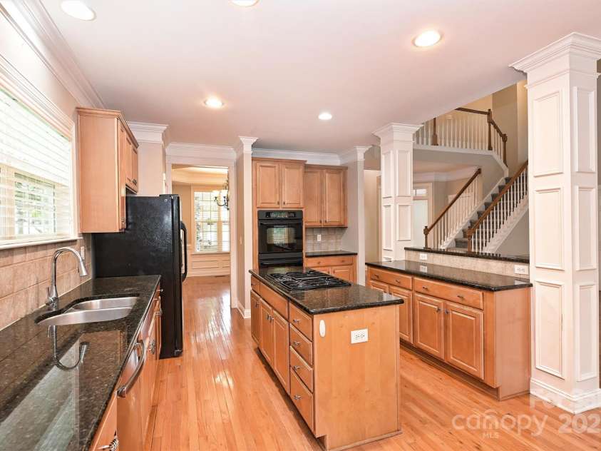 427 Pinnacle Lane, Huntersville, NC 28078.  MLS# CAR4252697, YatesRealty ID 13812. 