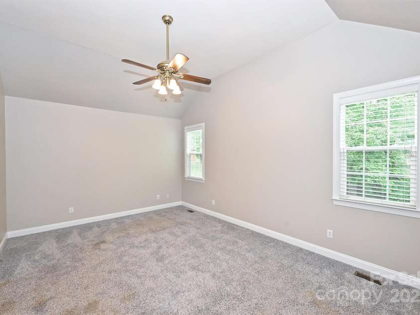 427 Pinnacle Lane, Huntersville, NC 28078.  MLS# CAR4252697, YatesRealty ID 13812. 