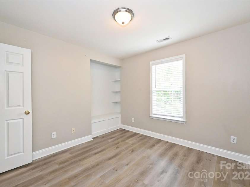 427 Pinnacle Lane, Huntersville, NC 28078.  MLS# CAR4252697, YatesRealty ID 13812. 