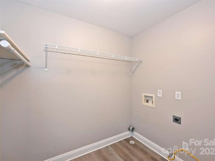 427 Pinnacle Lane, Huntersville, NC 28078.  MLS# CAR4252697, YatesRealty ID 13812. 