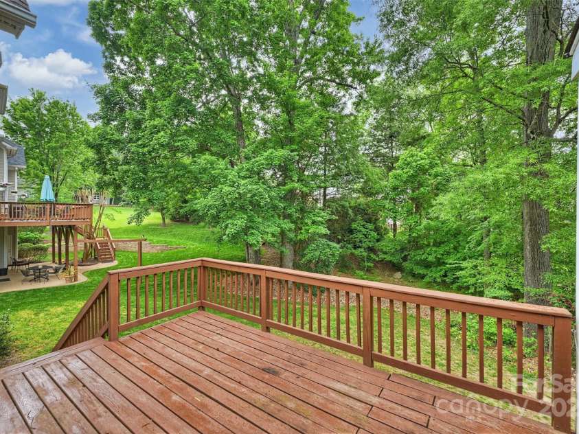 427 Pinnacle Lane, Huntersville, NC 28078.  MLS# CAR4252697, YatesRealty ID 13812. 