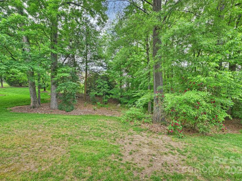 427 Pinnacle Lane, Huntersville, NC 28078.  MLS# CAR4252697, YatesRealty ID 13812. 