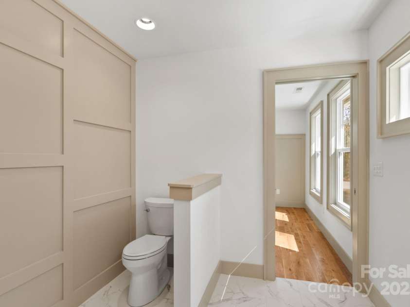 1416 Howard Gap Loop Road, Flat Rock, NC 28731.  MLS# CAR4234624, YatesRealty ID 13813. Primary Bathroom