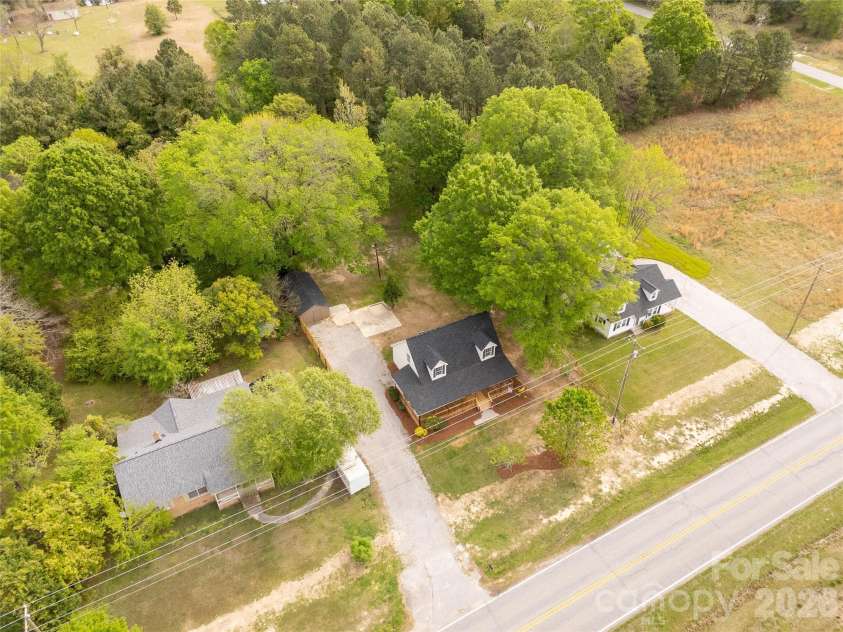 2425 Kershaw Camden Highway, Lancaster, SC 29720.  MLS# CAR4330831, YatesRealty ID 13813. 