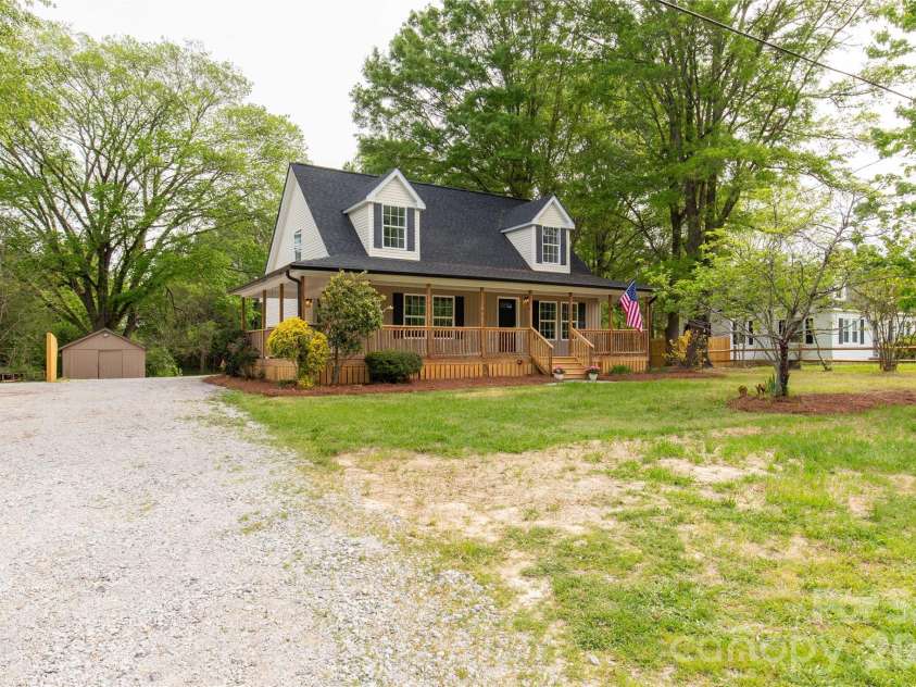 2425 Kershaw Camden Highway, Lancaster, SC 29720.  MLS# CAR4330831, YatesRealty ID 13813. 