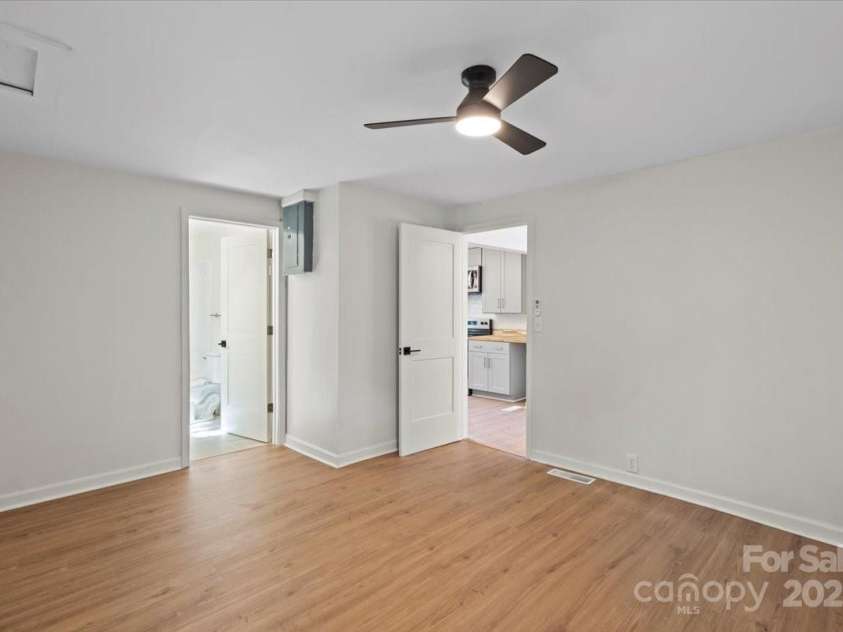 300 Ervin Avenue, Newton, NC 28658.  MLS# CAR4247888, YatesRealty ID 13814. 