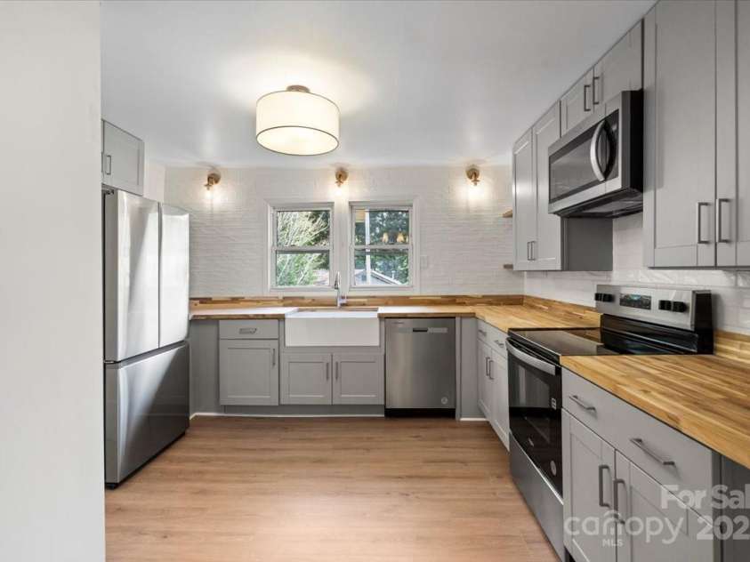 300 Ervin Avenue, Newton, NC 28658.  MLS# CAR4247888, YatesRealty ID 13814. Kitchen